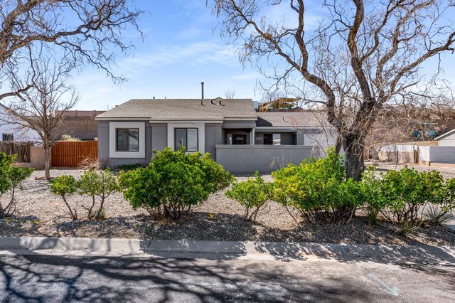 392 Pyrite Drive NE, Rio Rancho, NM 87124