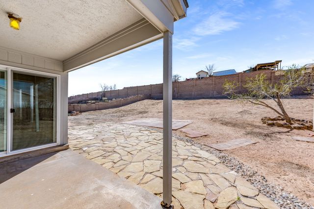 392 Pyrite Drive NE, Rio Rancho, NM 87124