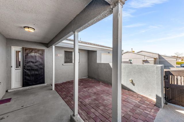 392 Pyrite Drive NE, Rio Rancho, NM 87124