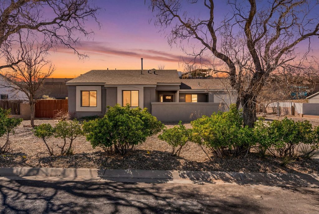 392 Pyrite Drive NE, Rio Rancho, NM 87124