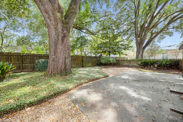 5608 Castile Ave, Baton Rouge, LA 70806