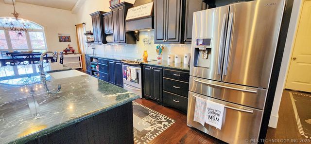 32548 S Cookson Bluff Road, Park Hill, OK 74451