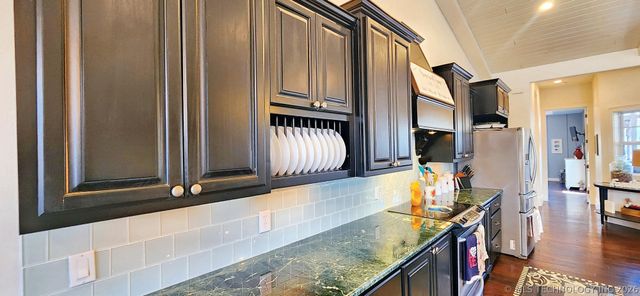 32548 S Cookson Bluff Road, Park Hill, OK 74451