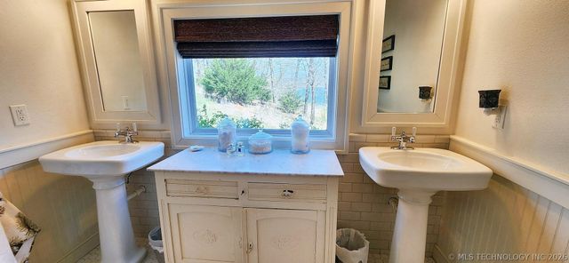 32548 S Cookson Bluff Road, Park Hill, OK 74451