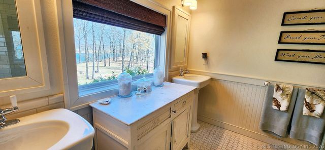 32548 S Cookson Bluff Road, Park Hill, OK 74451