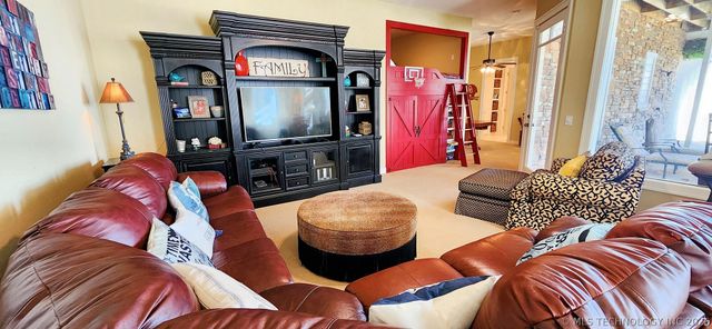 32548 S Cookson Bluff Road, Park Hill, OK 74451