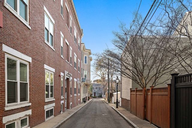 9-11 Ellwood St 4, Boston, MA 02129