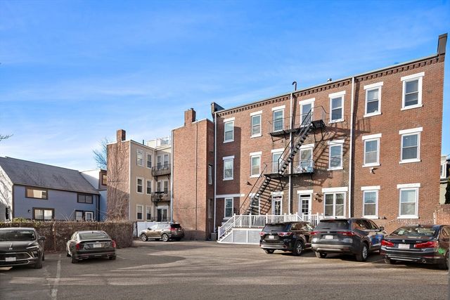 9-11 Ellwood St 4, Boston, MA 02129