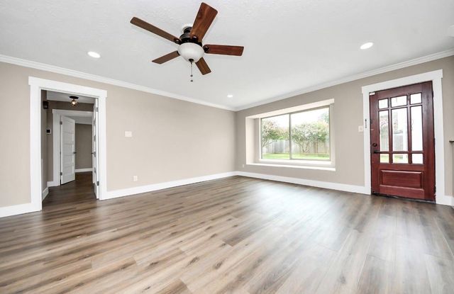 7631 Burning Hills Drive, Houston, TX 77071