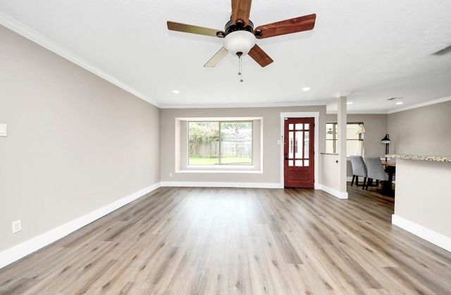 7631 Burning Hills Drive, Houston, TX 77071
