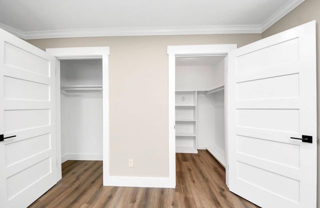7631 Burning Hills Drive, Houston, TX 77071