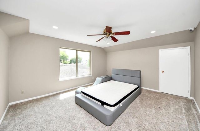 7631 Burning Hills Drive, Houston, TX 77071