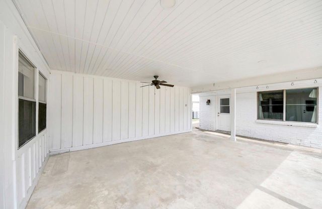 7631 Burning Hills Drive, Houston, TX 77071