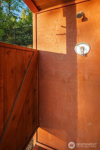 23 YURT E Lake Sammamish Parkway NE, Sammamish, WA 98074