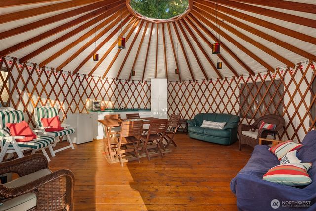 23 YURT E Lake Sammamish Parkway NE, Sammamish, WA 98074
