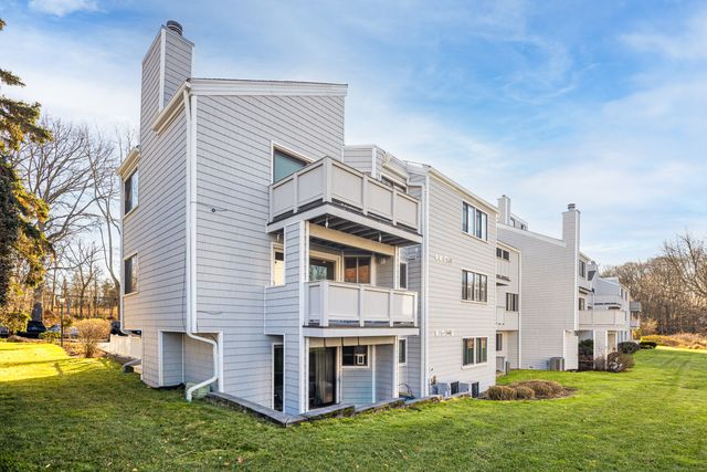 133 Rowayton Woods Drive 133, Norwalk, CT 06854