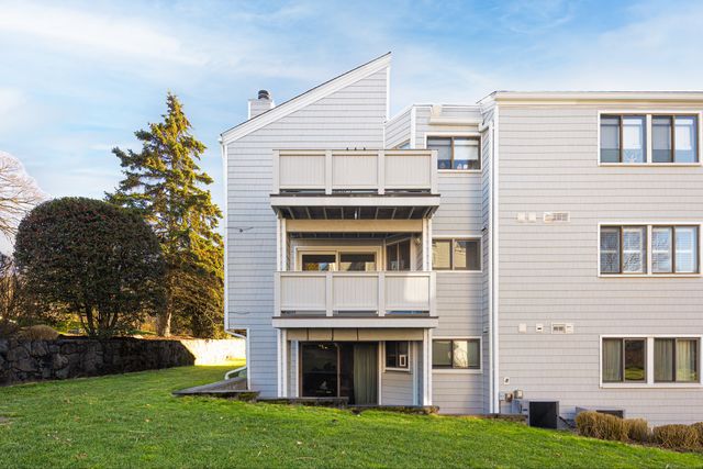 133 Rowayton Woods Drive 133, Norwalk, CT 06854