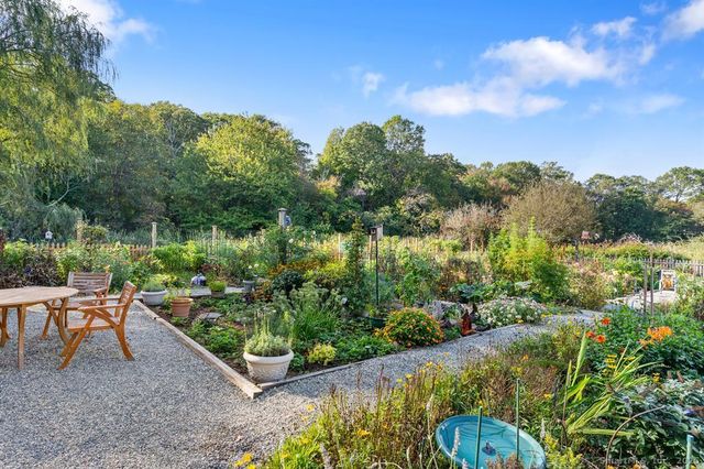 133 Rowayton Woods Drive 133, Norwalk, CT 06854