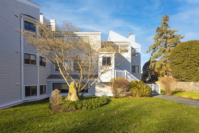 133 Rowayton Woods Drive 133, Norwalk, CT 06854