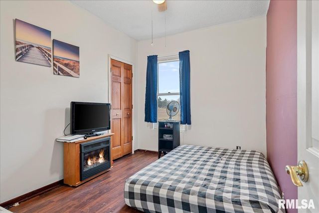 2105 ELIZABETH Street, Springfield, IL 62702