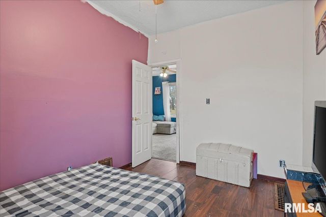 2105 ELIZABETH Street, Springfield, IL 62702