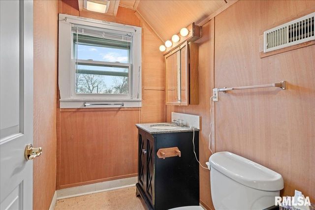 2105 ELIZABETH Street, Springfield, IL 62702