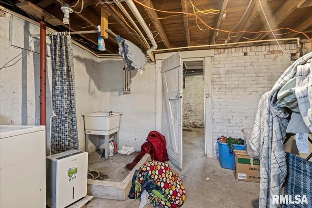 2105 ELIZABETH Street, Springfield, IL 62702