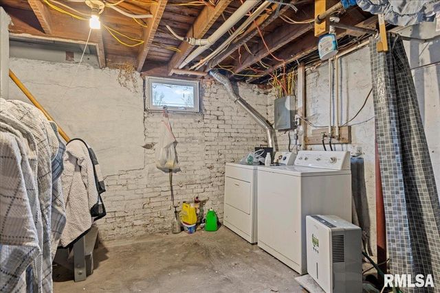 2105 ELIZABETH Street, Springfield, IL 62702