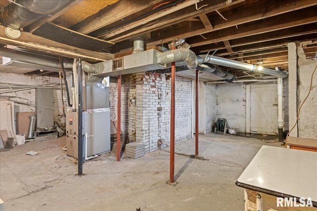 2105 ELIZABETH Street, Springfield, IL 62702