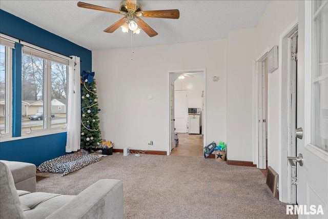 2105 ELIZABETH Street, Springfield, IL 62702