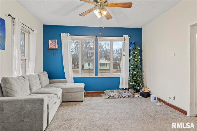 2105 ELIZABETH Street, Springfield, IL 62702