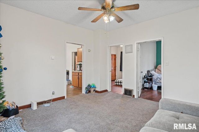 2105 ELIZABETH Street, Springfield, IL 62702