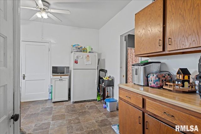 2105 ELIZABETH Street, Springfield, IL 62702