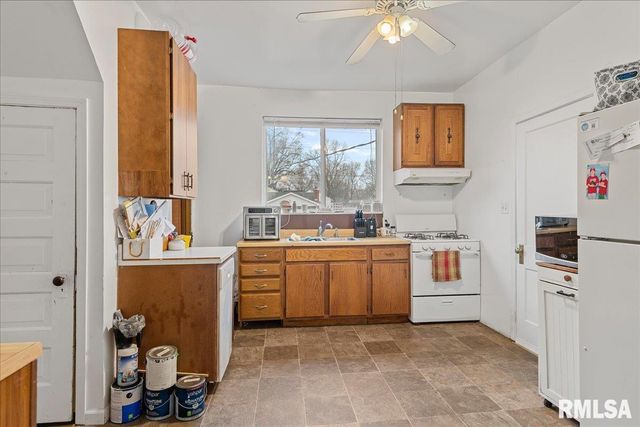 2105 ELIZABETH Street, Springfield, IL 62702