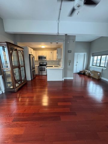 5048 N Marine Drive A9, Chicago, IL 60640