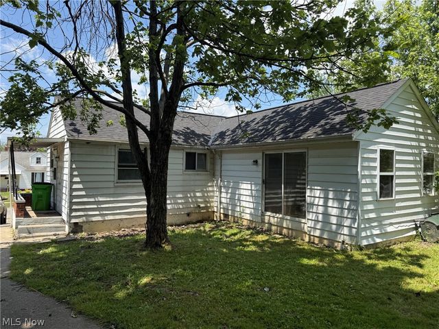 579 Helper Drive, Bedford, OH 44146