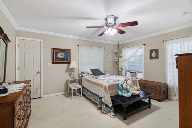 1910 E Polk Street, Paris, TX 75460