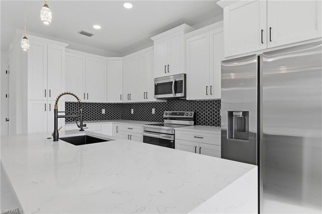 2124 NW 21st ST, Cape Coral, FL 33993