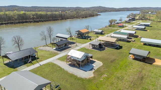 1082 WC Pickett, Clifton, TN 38425