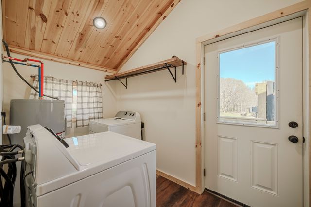 1082 WC Pickett, Clifton, TN 38425