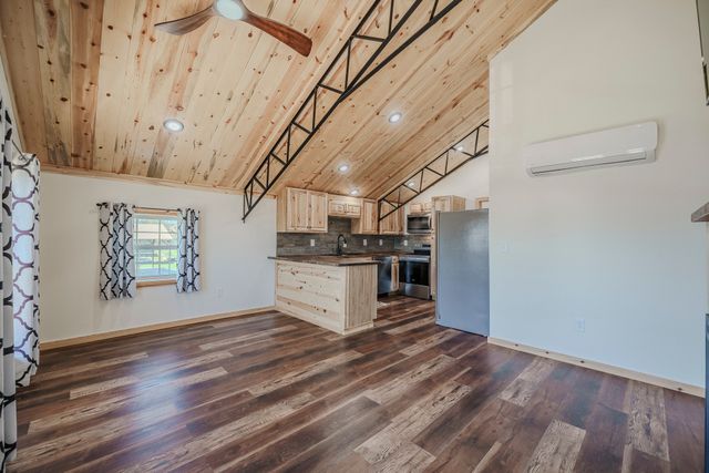 1082 WC Pickett, Clifton, TN 38425