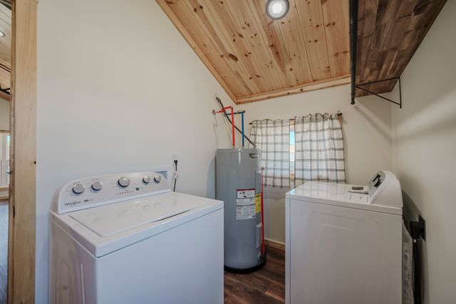 1082 WC Pickett, Clifton, TN 38425