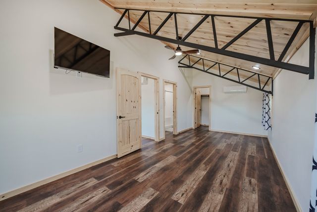 1082 WC Pickett, Clifton, TN 38425