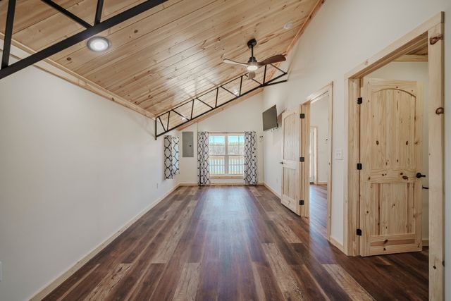 1082 WC Pickett, Clifton, TN 38425