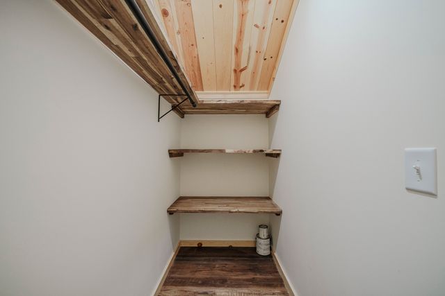 1082 WC Pickett, Clifton, TN 38425