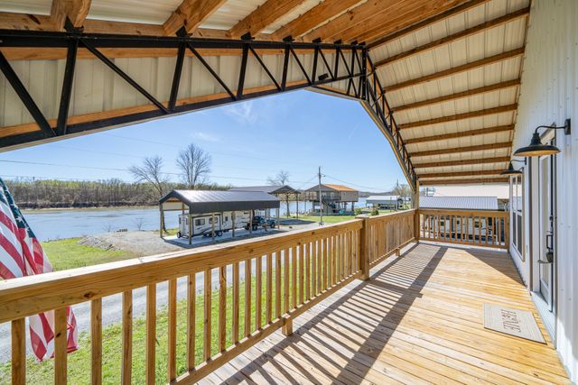 1082 WC Pickett, Clifton, TN 38425
