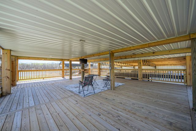 1082 WC Pickett, Clifton, TN 38425