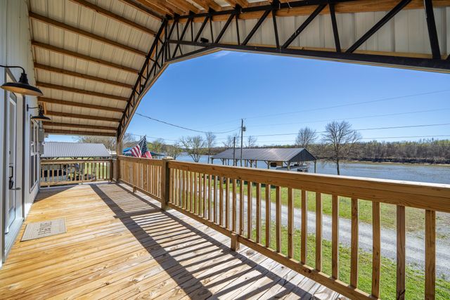 1082 WC Pickett, Clifton, TN 38425