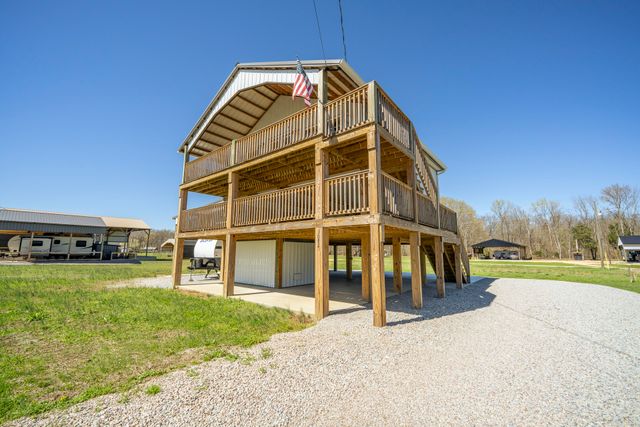 1082 WC Pickett, Clifton, TN 38425
