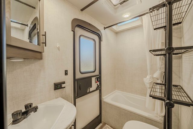 1082 WC Pickett, Clifton, TN 38425